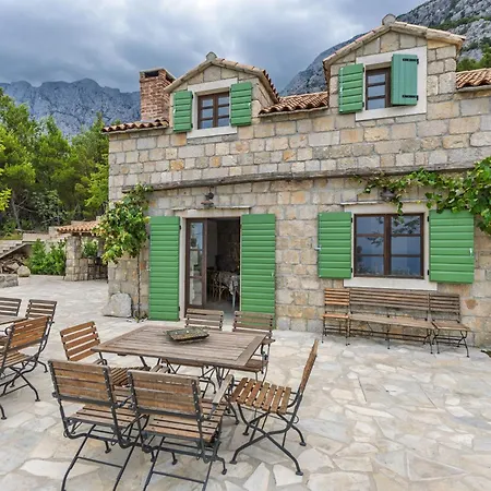 Makar 113 * Makarska